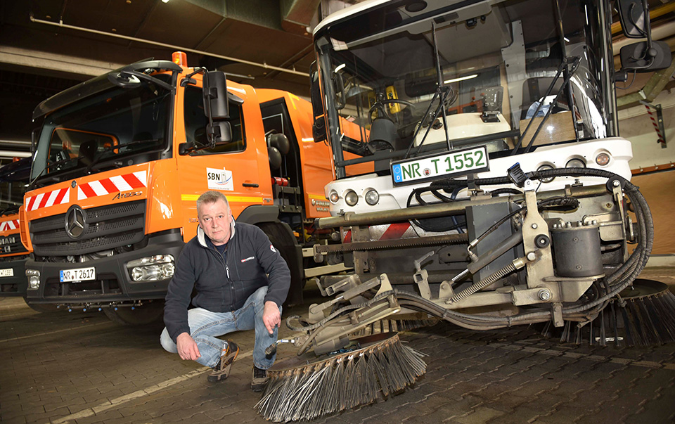 Pressemitteilung SBN: Straßenreinigung - Keine Chance bei Schnee und Frost - Kehrmaschinen können bei Frost nicht eingesetzt werden