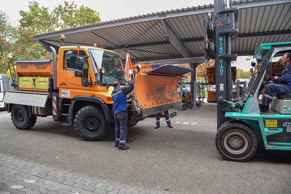 Servicebetriebe: Umrüstung der Streu- und Räumfahrzeuge